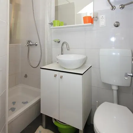 Apartment Zorica Omis Exterior photo